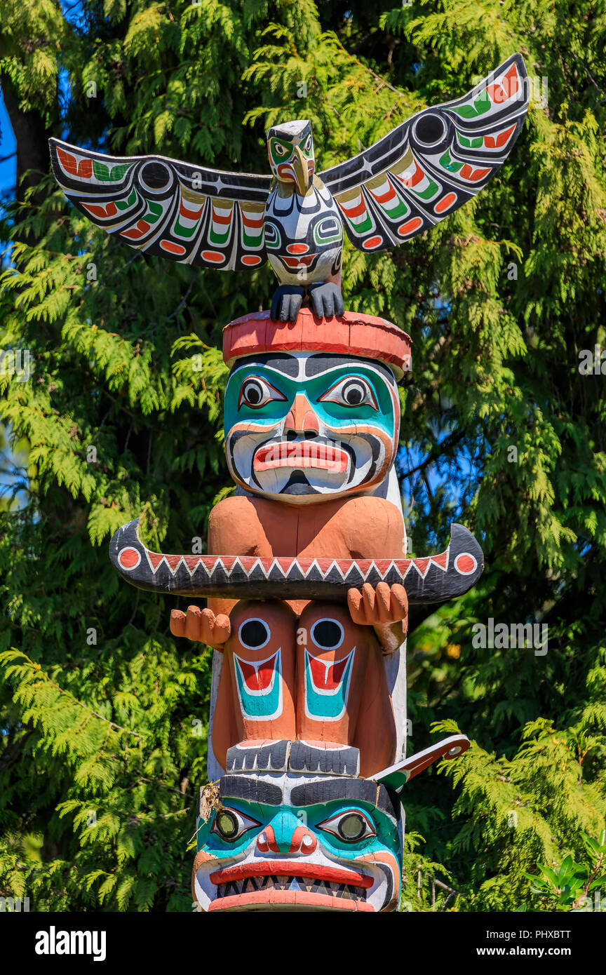 Les Premières Nations American Indian totems dans la région de Brockton Point dans le parc Stanley à Vancouver, Canada Banque D'Images