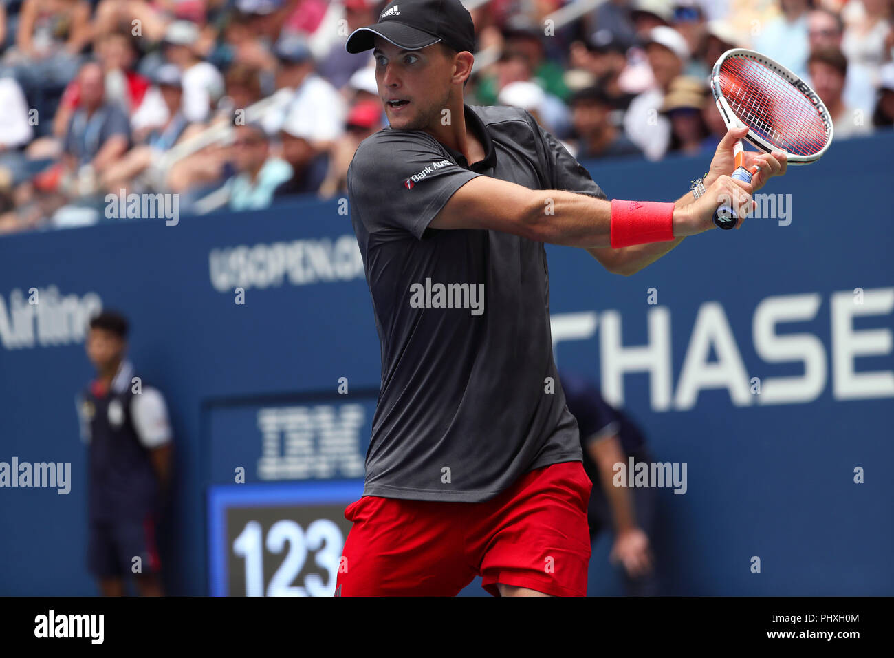 New York, États-Unis. 09Th Nov, 2018. Flushing Meadows, New York - 2 septembre 2018 : US Open de Tennis : Nombre 9, Dominic Thiem de semences de l'Autriche en action contre Kevin Anderson, de l'Afrique du Sud, au cours de leur quatrième match à l'US Open à Flushing Meadows, New York. Thiem a gagné en 5 sets. Crédit : Adam Stoltman/Alamy Live News Banque D'Images