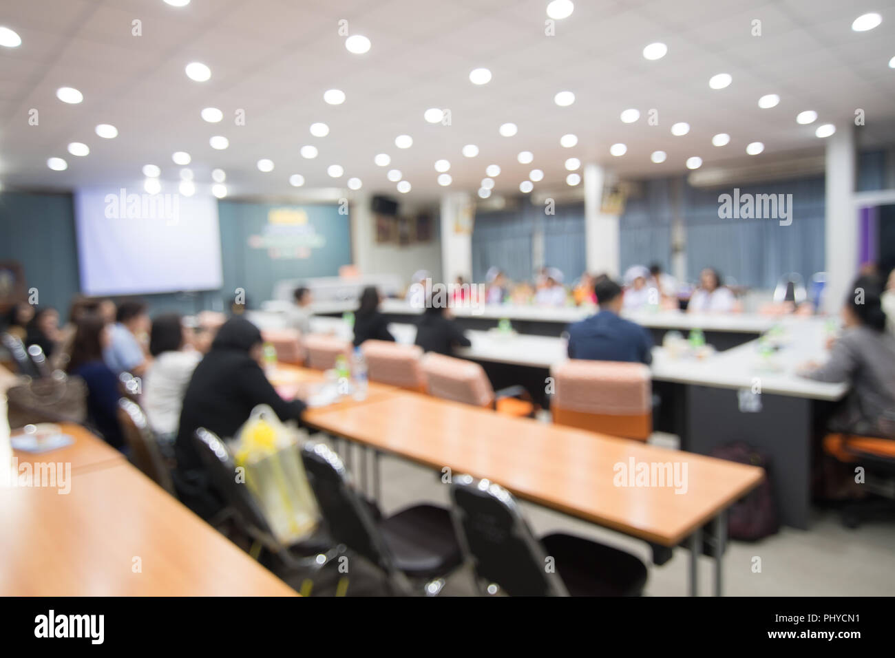 Abstract blurred salle de conférence ou salle de séminaire avec présence d'affaires, salle de conférence, l'auditoire dans la salle de conférence Banque D'Images