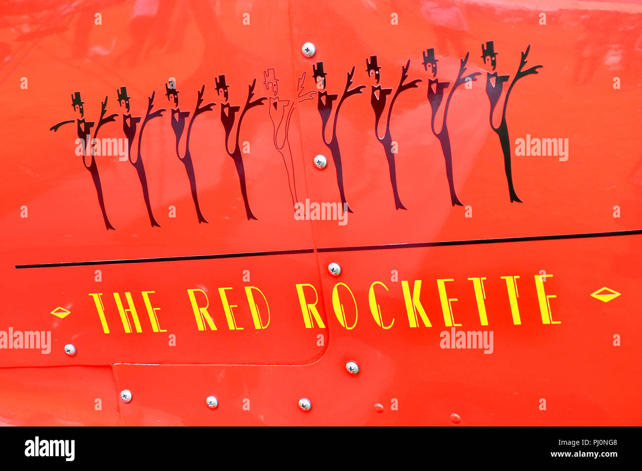 La Rockette Rouge Beechcraft D17S Staggerwing NC16S vintage avion à la Goodwood Revival. Début de la avion. Un biplan Banque D'Images