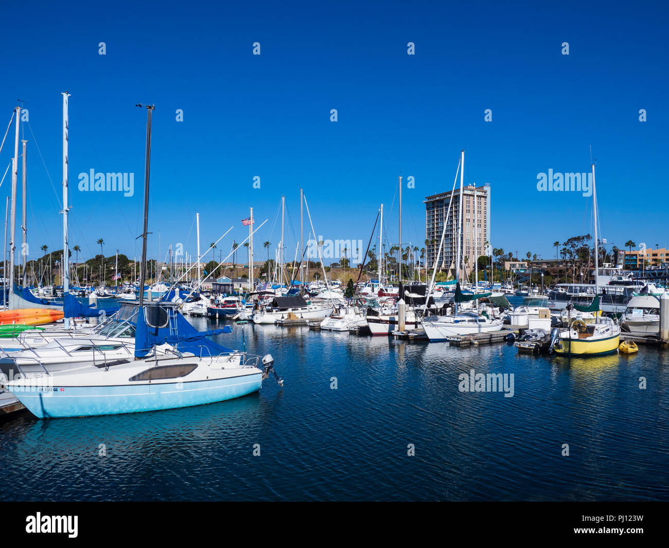 Bateaux à quai dans le port de plaisance, le port d'Oceanside Oceanside, en Californie. Banque D'Images