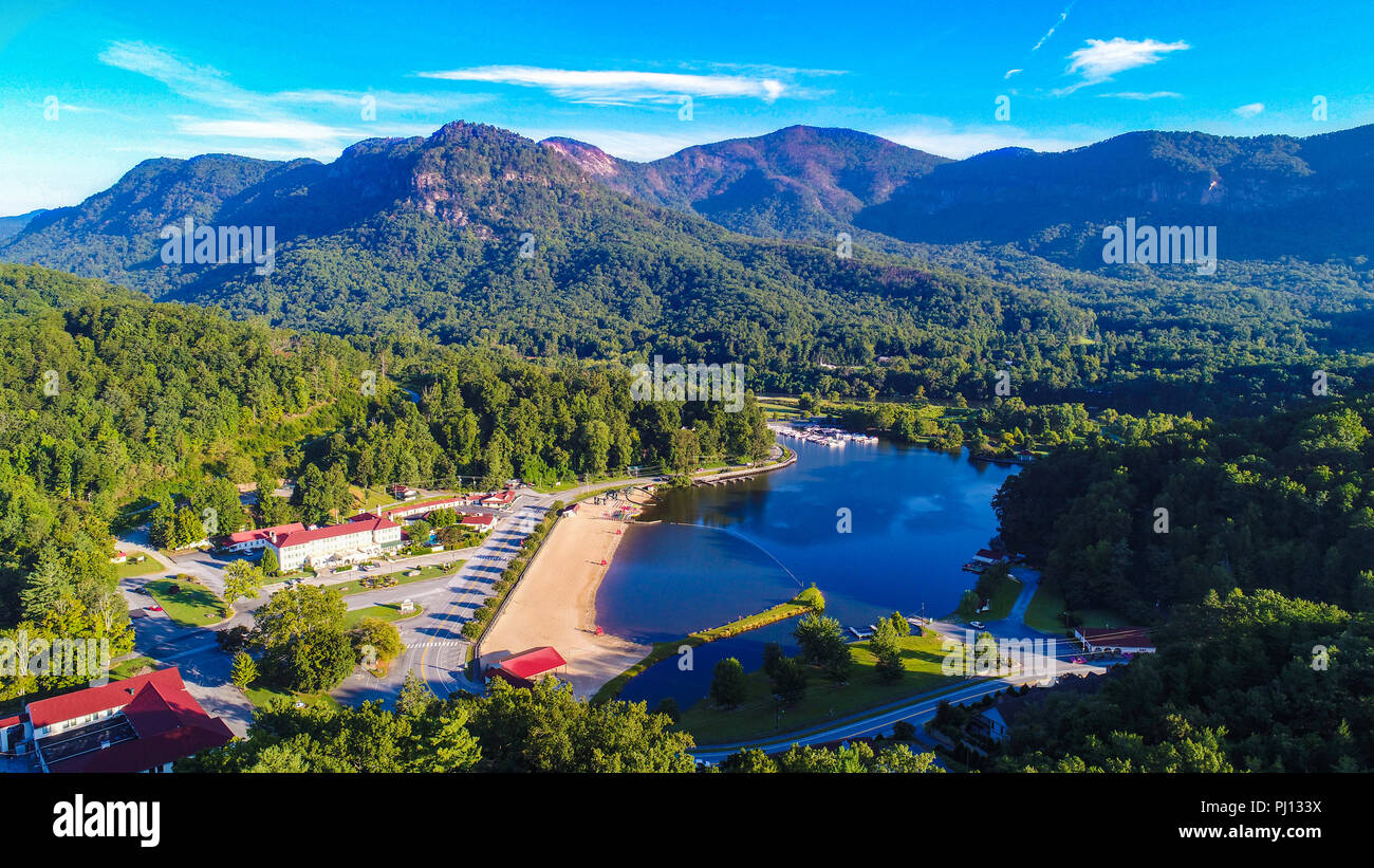 Antenne de drone de Lake Lure en Caroline du Nord NC. Banque D'Images