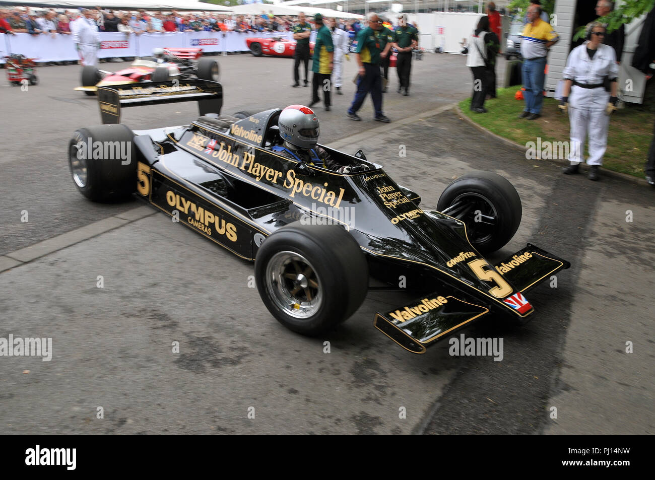 Classic Mario Andretti Lotus 79 John Player Special Formula 1 Grand Prix au Goodwood Festival of Speed, FOS. Se déplacer de la zone de la fosse Banque D'Images