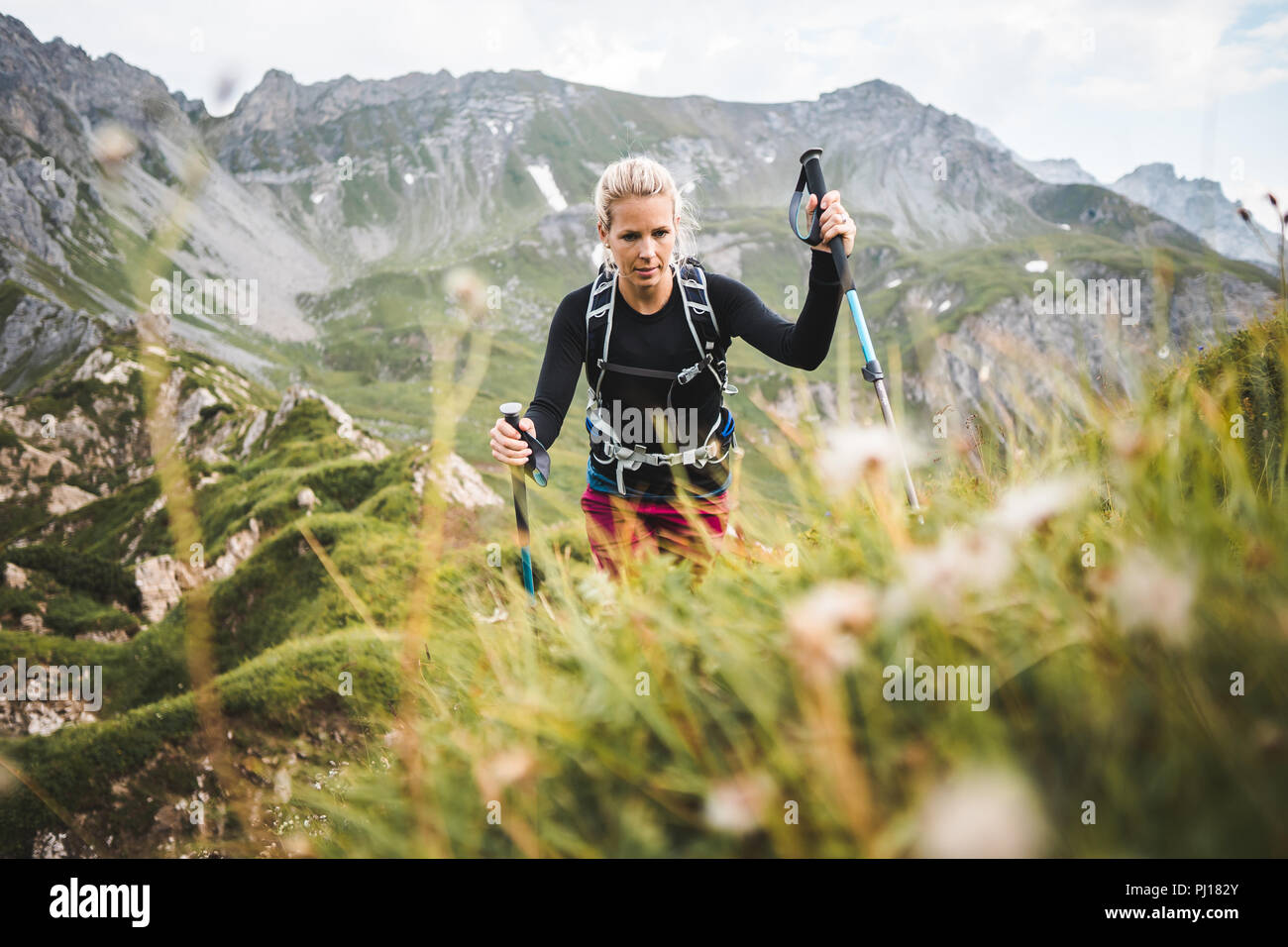 Fille sportive Randonnées Banque D'Images