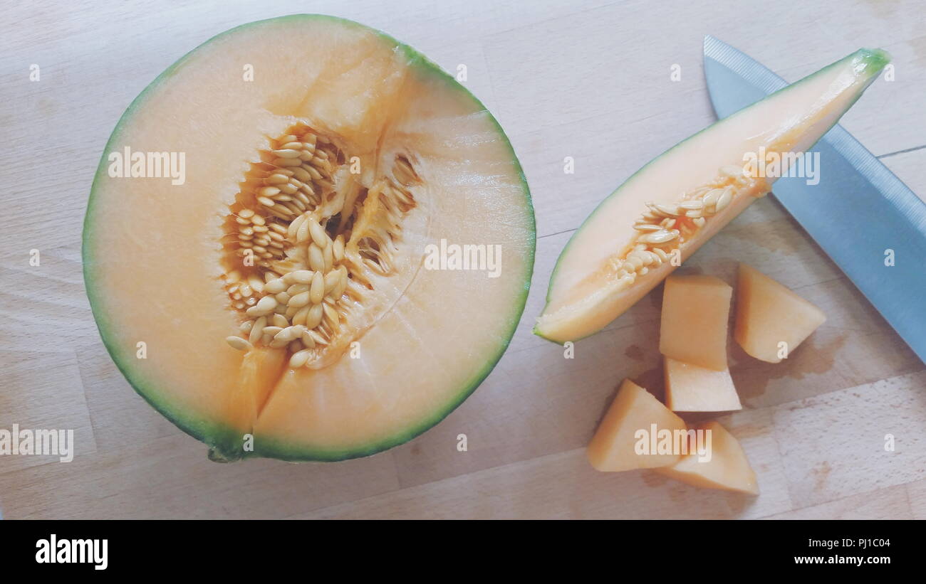Close-up d'un melon haché sur une table Banque D'Images