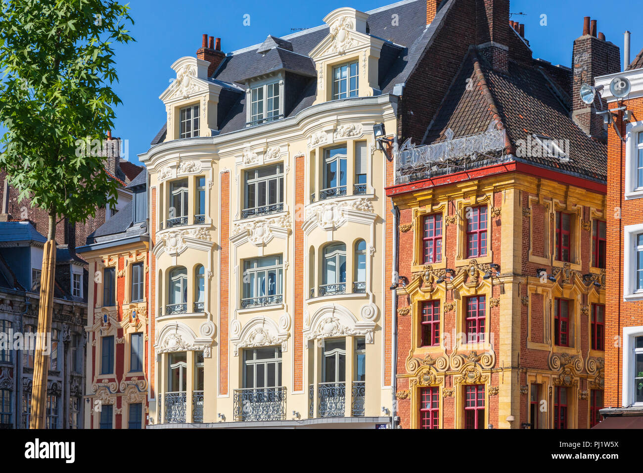 Détail architectural sur un immeuble donnant sur la Grand Place et la Place du Général de Gaulle, Lille, France Banque D'Images