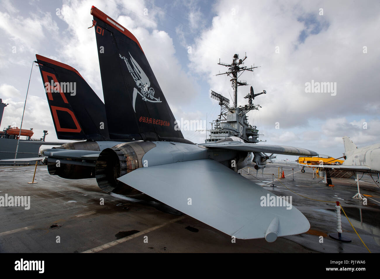 Grim Reapers tail art sur Grumman F-14A Tomcat sur le pont de l'USS Hornet Museum, Alameda, Californie, États-Unis d'Amérique Banque D'Images