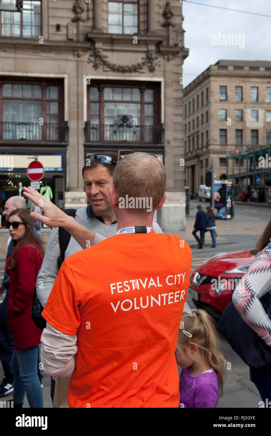 Edinburgh Fringe Festival, des bénévoles de la ville, Princes Street, Edinburgh, Ecosse, Royaume-Uni Banque D'Images
