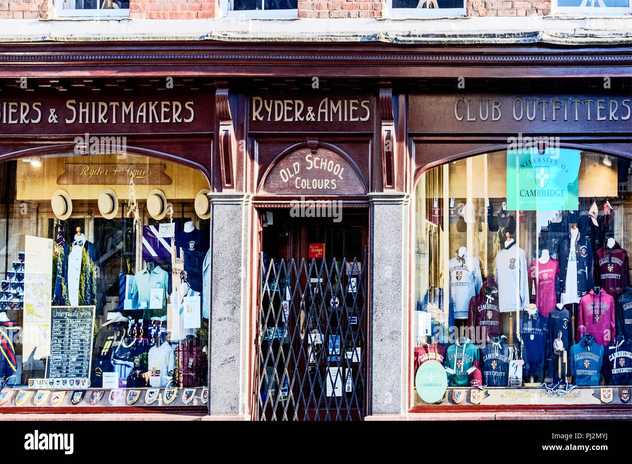 Cambridge (Angleterre, Grande-Bretagne) : Boutique pour le collège outfit Banque D'Images