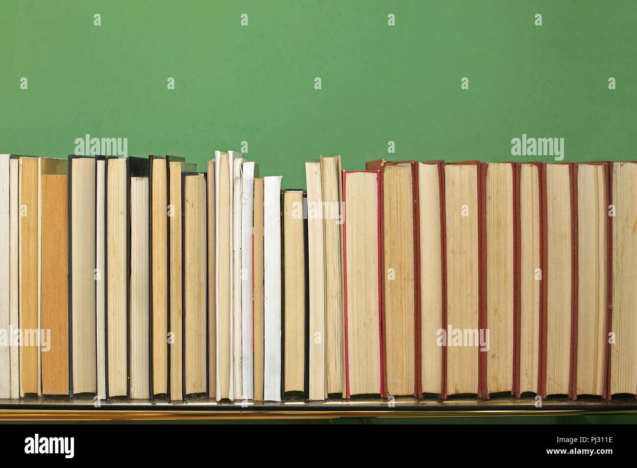 Collection de livres à la Bibliothèque Banque D'Images