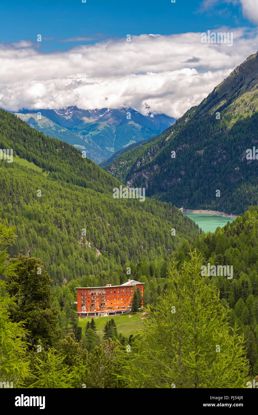 Ruine de l'hôtel Paradiso, Martell valley, le Tyrol du Sud Banque D'Images