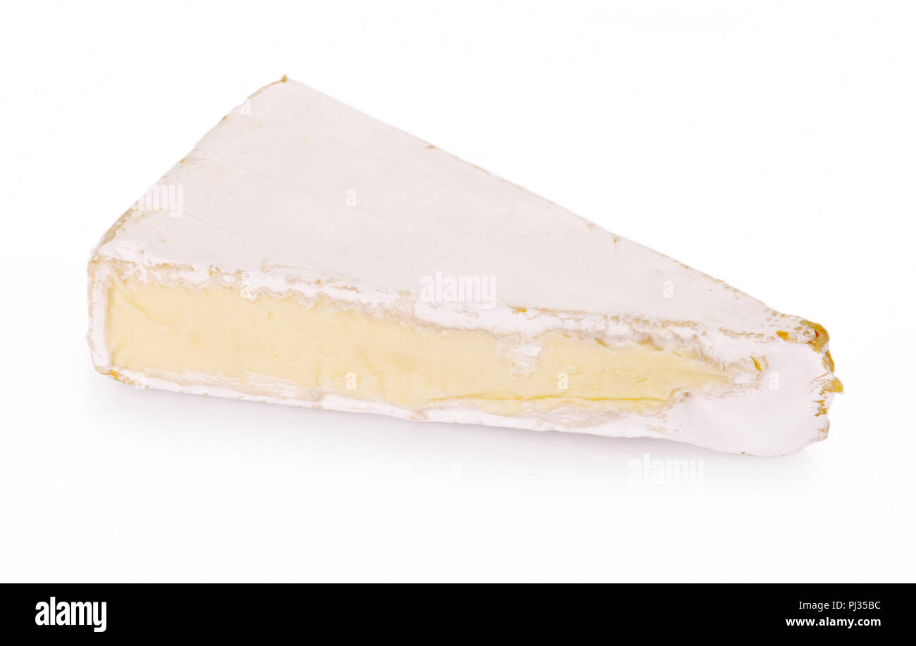 Fromage Brie sur un fond blanc. Banque D'Images