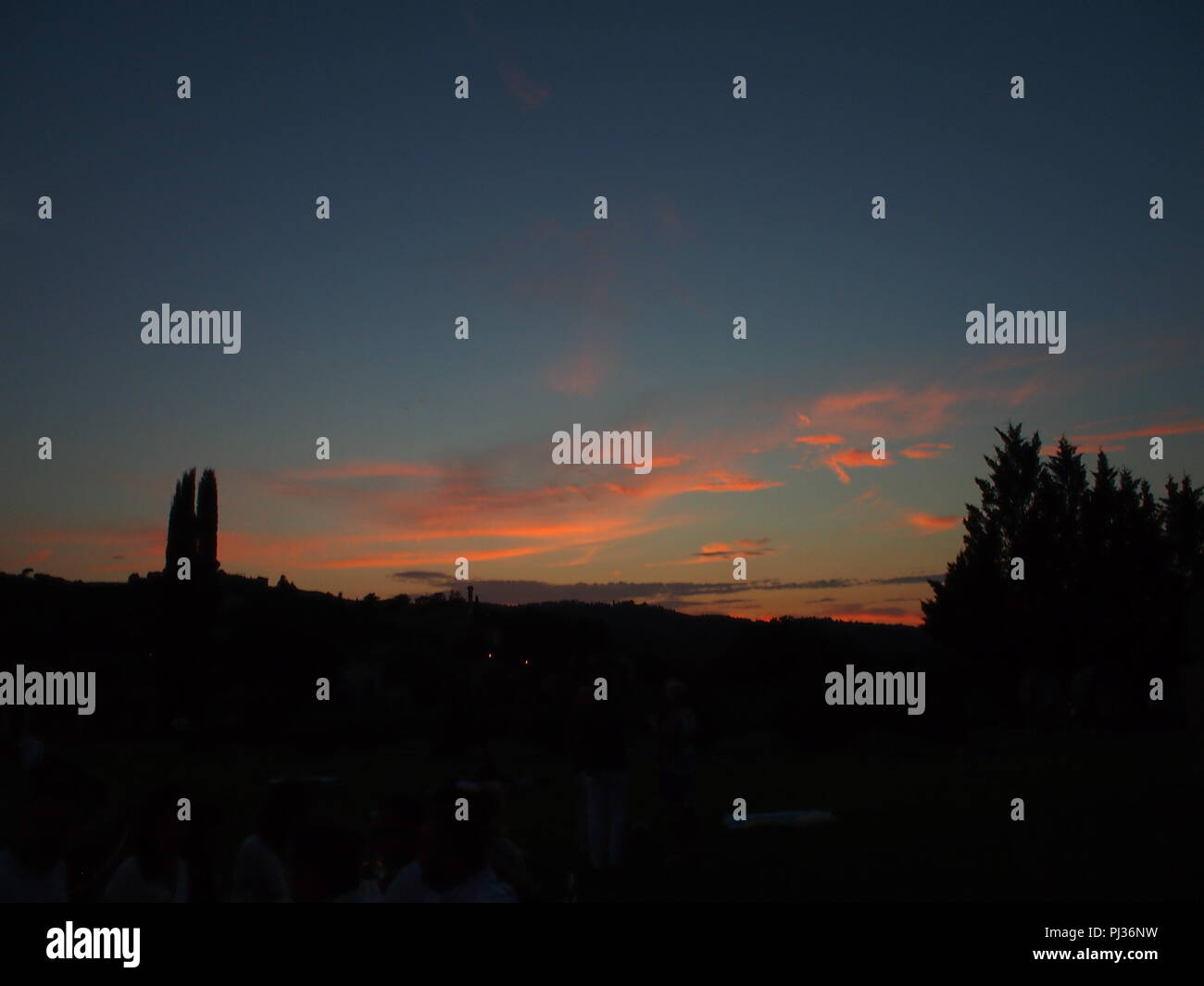 Coucher du soleil en Ombrie Italie, Ciel et nuages orange Banque D'Images