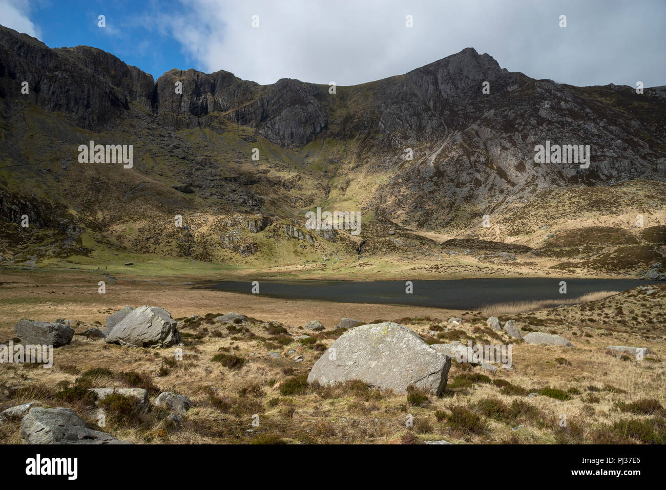 Paysage de montagne spectaculaire au MCG Idwal près de Capel Curig réserve naturelle, le parc national de Snowdonia, le Pays de Galles. Banque D'Images