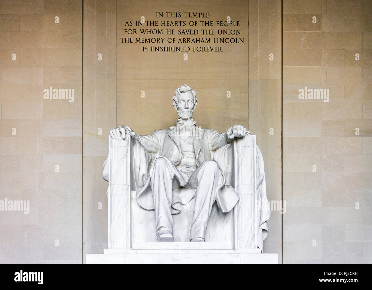 Washington, D.C. vue avant de la statue d'Abraham Lincoln, 16e président des États-Unis, au Lincoln Memorial, un monument national américain Banque D'Images