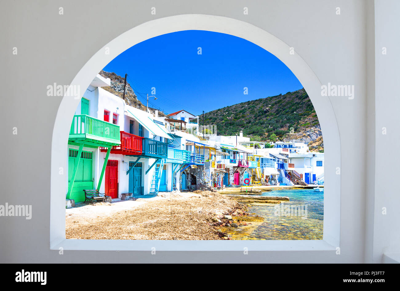 Klima Village (village grec traditionnel par la mer, l''établissement de style) avec sirmata - maisons de pêcheurs traditionnels, l'île de Milos, Cyclades, Grèce Banque D'Images