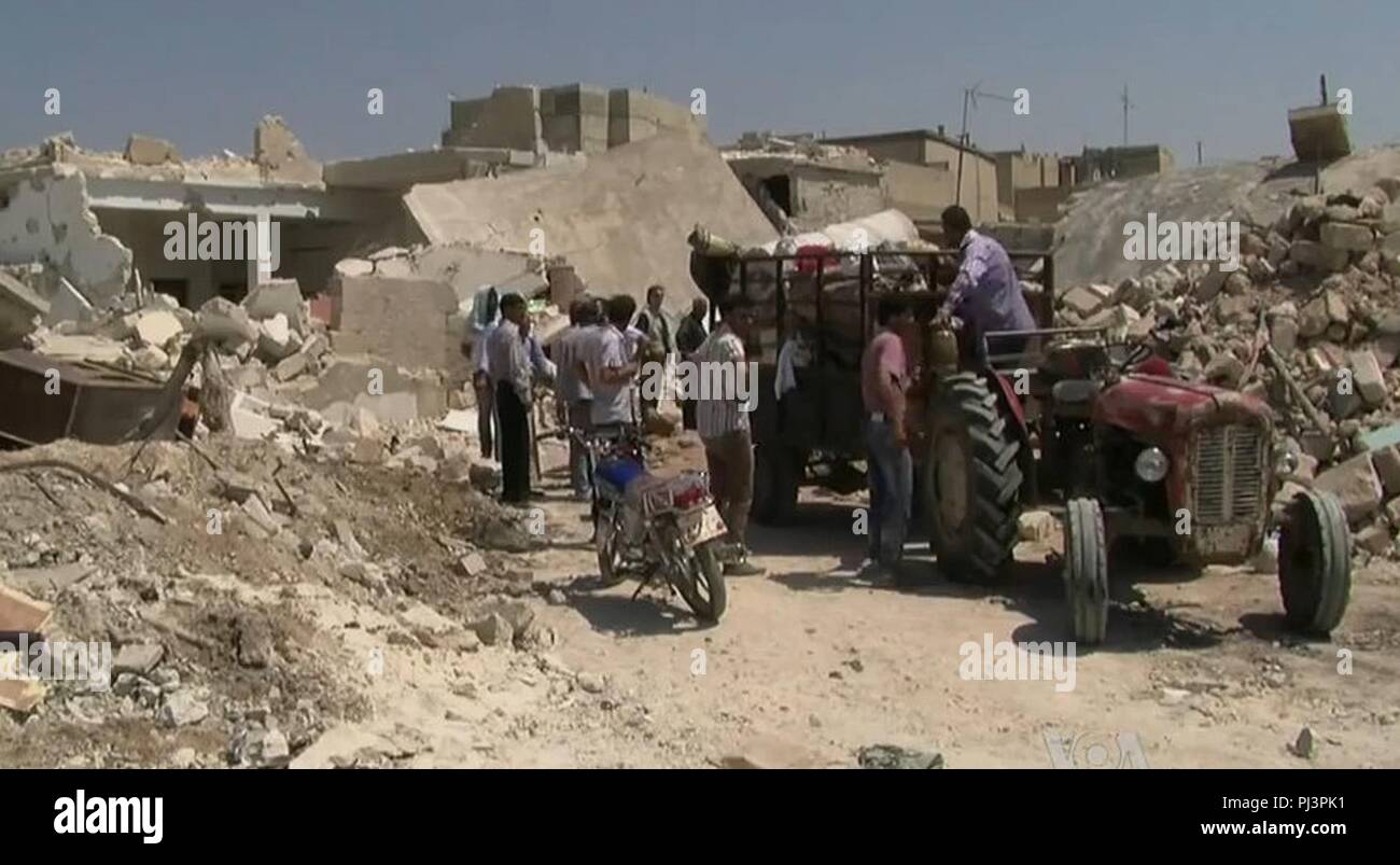 Azaz Syrie au cours de la guerre civile en Syrie avec déplacement du tracteur. Banque D'Images