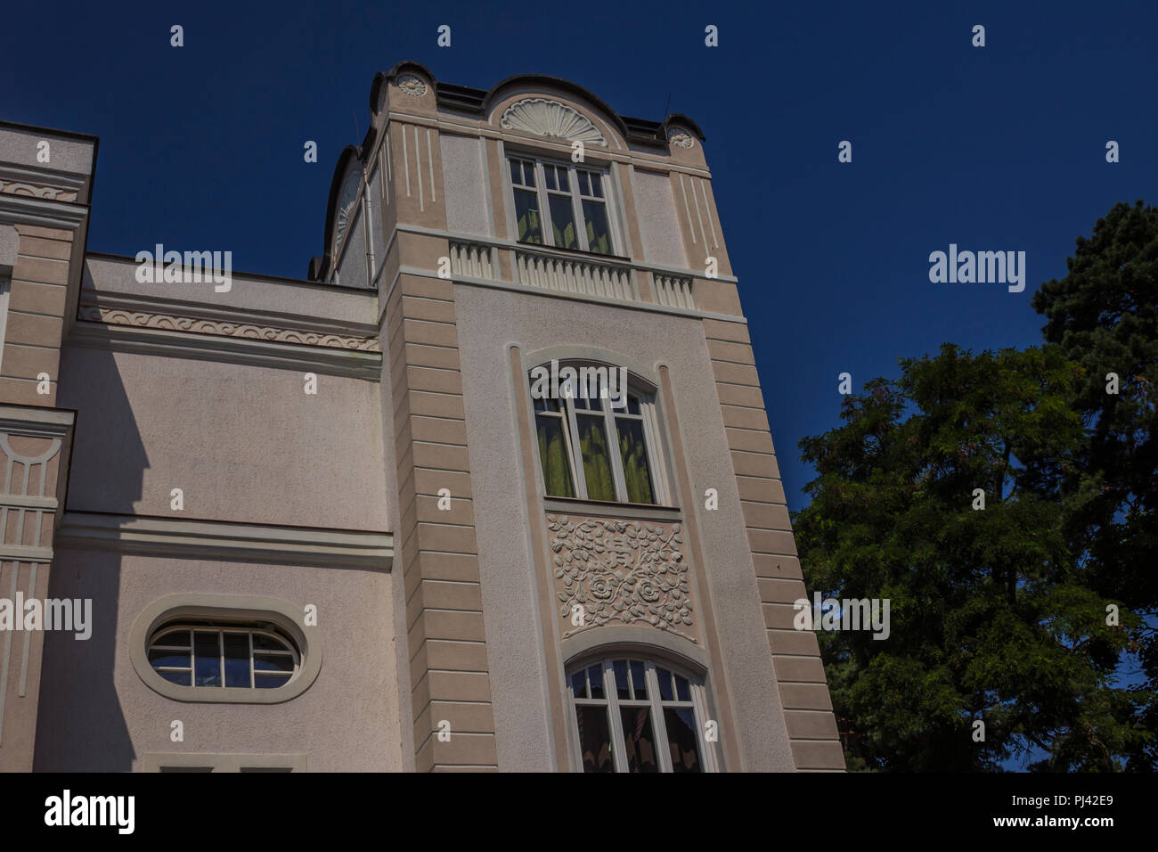 Grande villa de style "Art Nouveau". Le début du xxe siècle. La station balnéaire d'Krynis Archanjel, est situé sur la rive de la mer Baltique. Banque D'Images