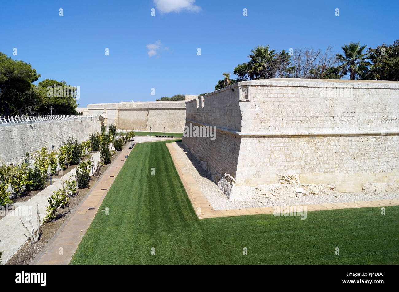 Les murs fortifiés de la ville de Mdina à Malte Banque D'Images