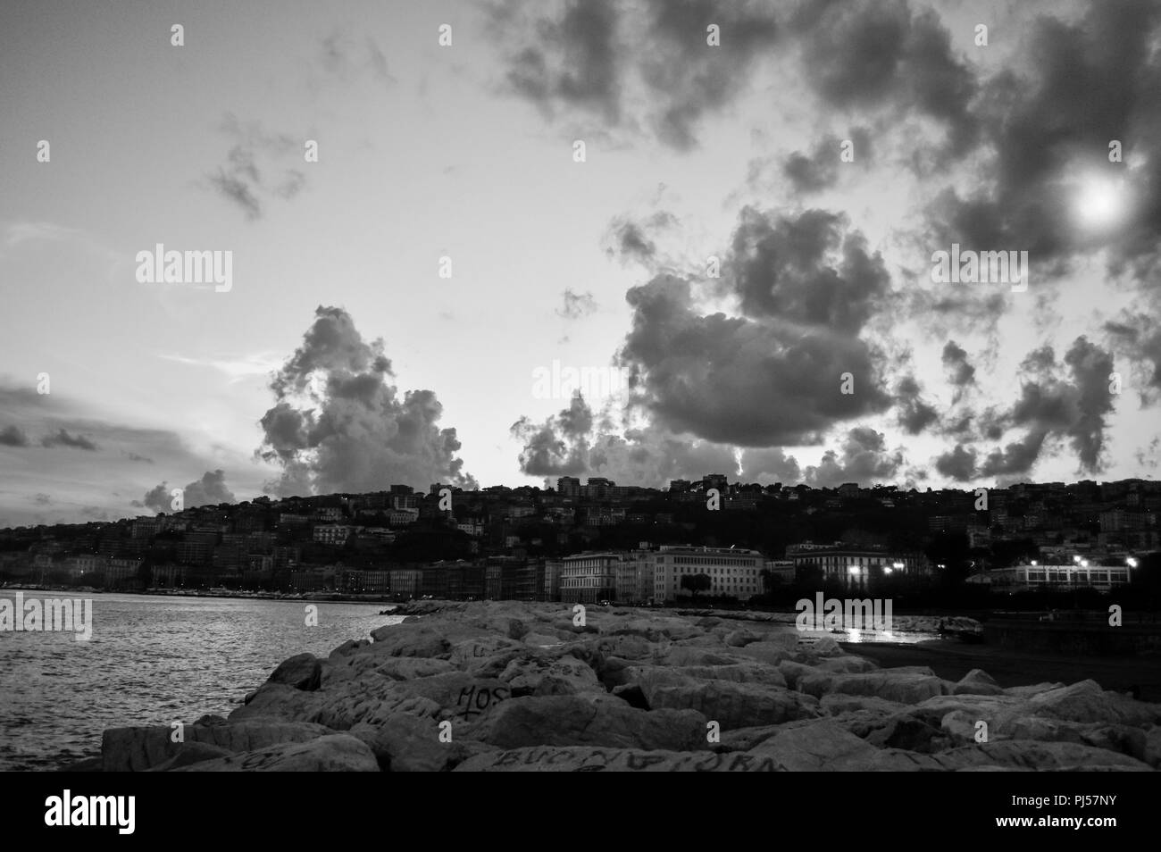 Coucher de soleil sur Naples Banque D'Images