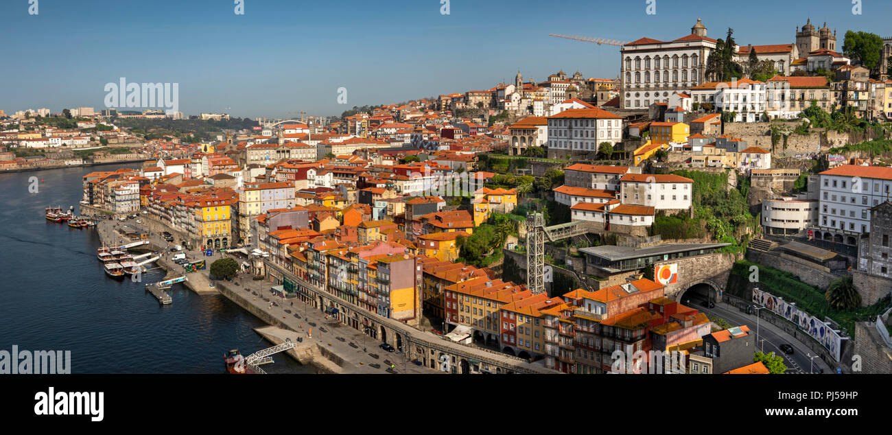 Portugal, Porto, augmentation de la vue panoramique de Porto Ribeira Site du patrimoine mondial, à partir du pont Luis I Banque D'Images