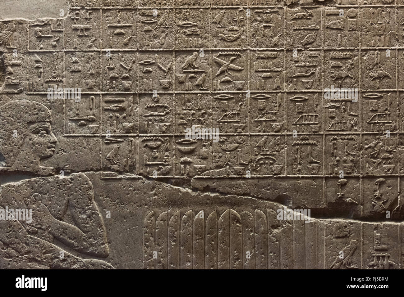 Les hiéroglyphes de l'Égypte ancienne, attire et signes Photo Stock Alamy