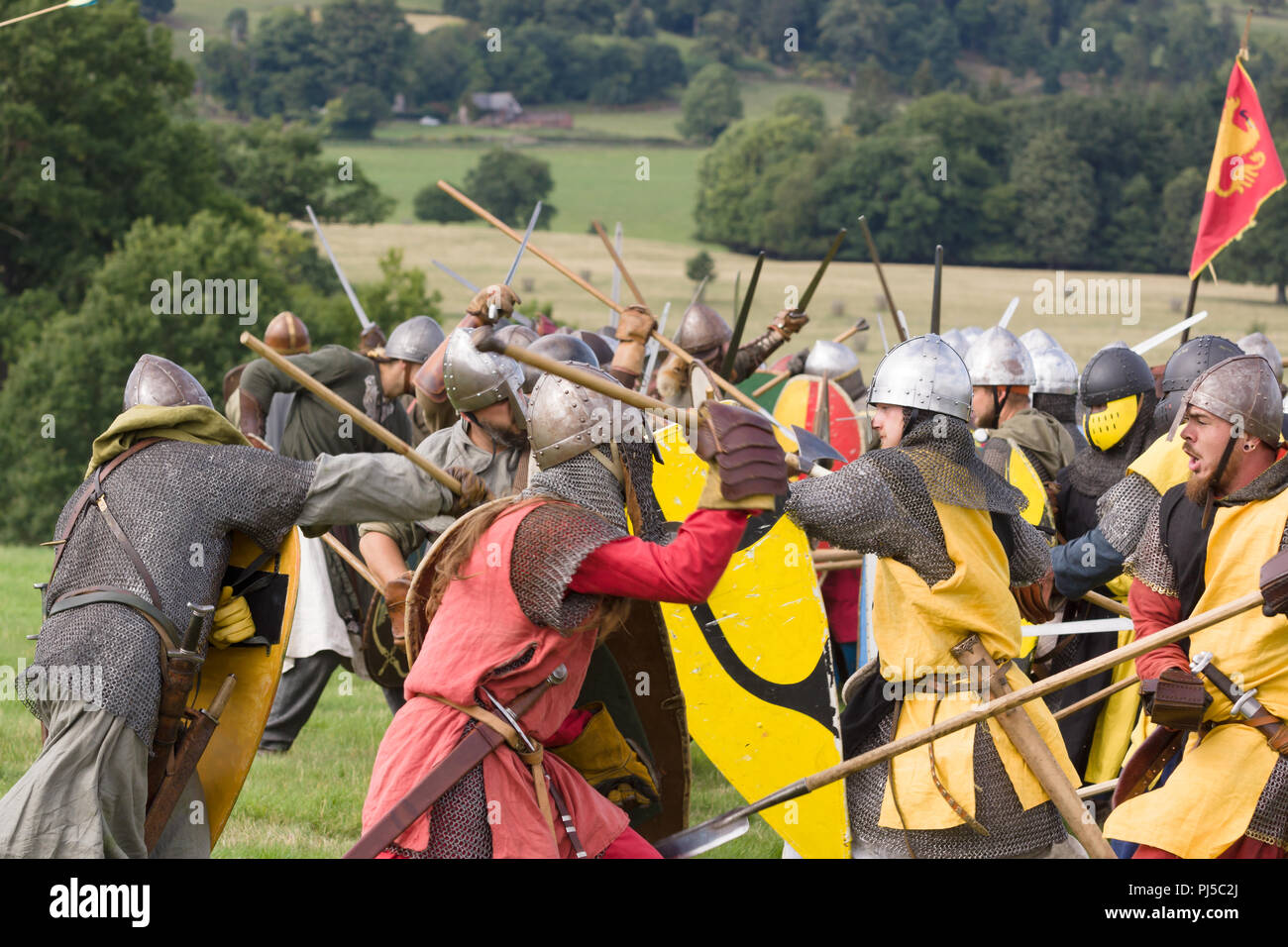 Cité médiévale de reconstitution de la Société Ial Cwmwd reconstituant la bataille de 1165 Crogen en Chateauneuf sur le Nord du Pays de Galles 2018 Banque D'Images