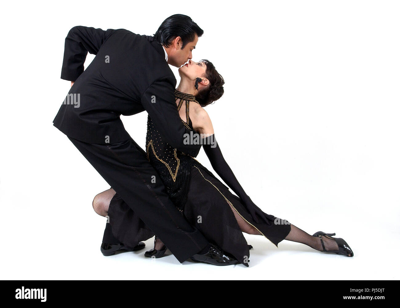 La danse professionnelle les enseignants et maîtres de danse tango de  Buenos Aires la démonstration de tango argentin pose classique Photo Stock  - Alamy