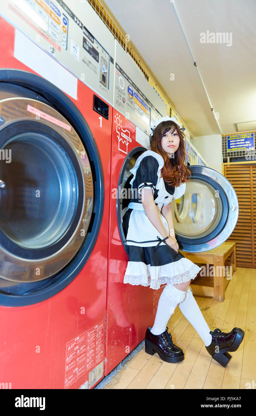 Women washing clothes japan Banque de photographies et d'images à haute  résolution - Alamy
