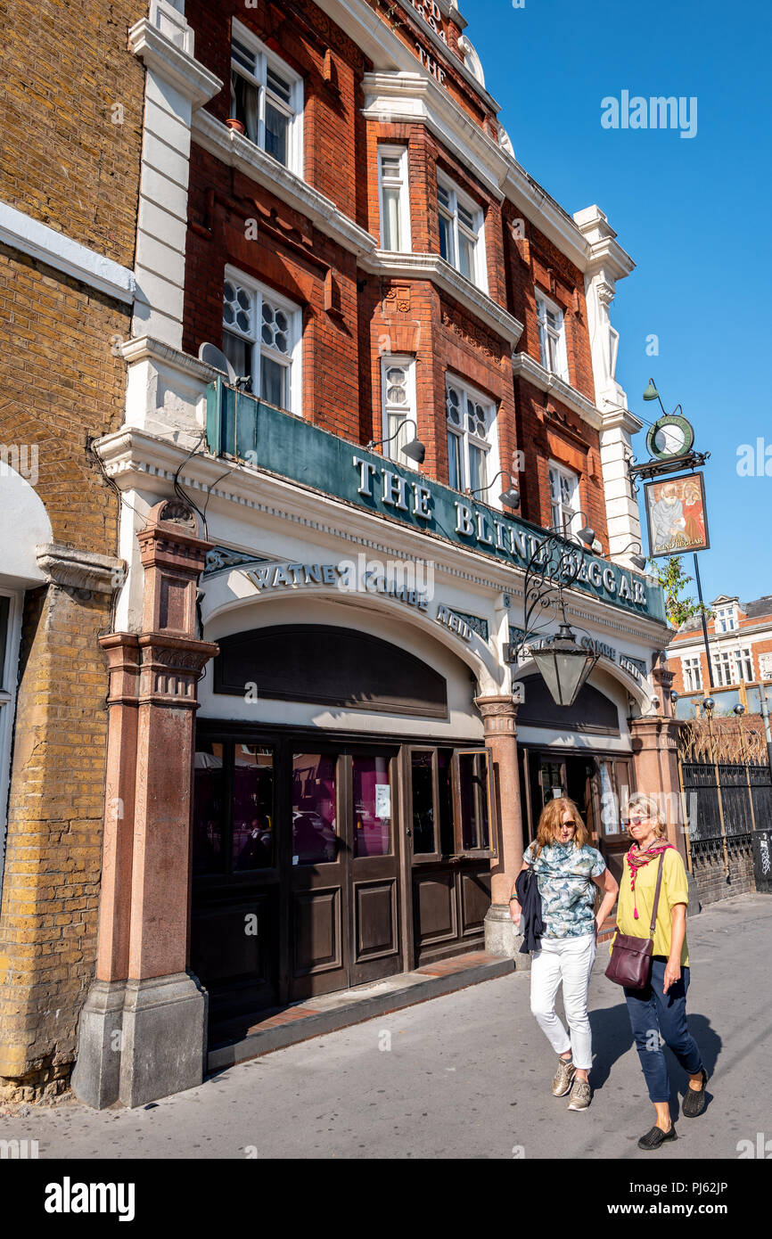 Le mendiant aveugle pub sur Whitechapel Road, London Banque D'Images