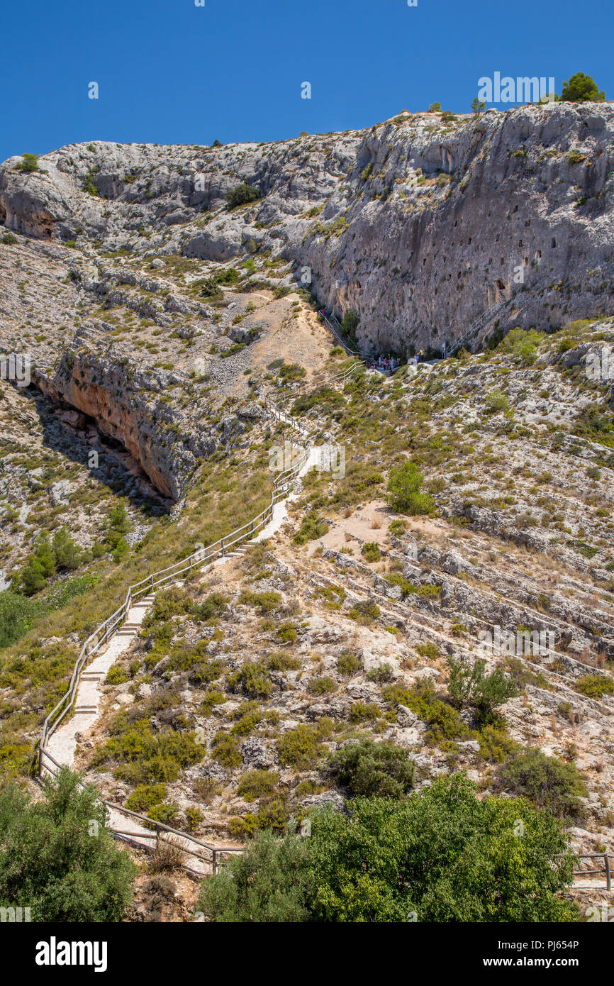 Covetes dels Moros, pensé pour être berbère maure grottes d'entrepôt en Bocairent, Communauté Valencienne, Espagne Banque D'Images