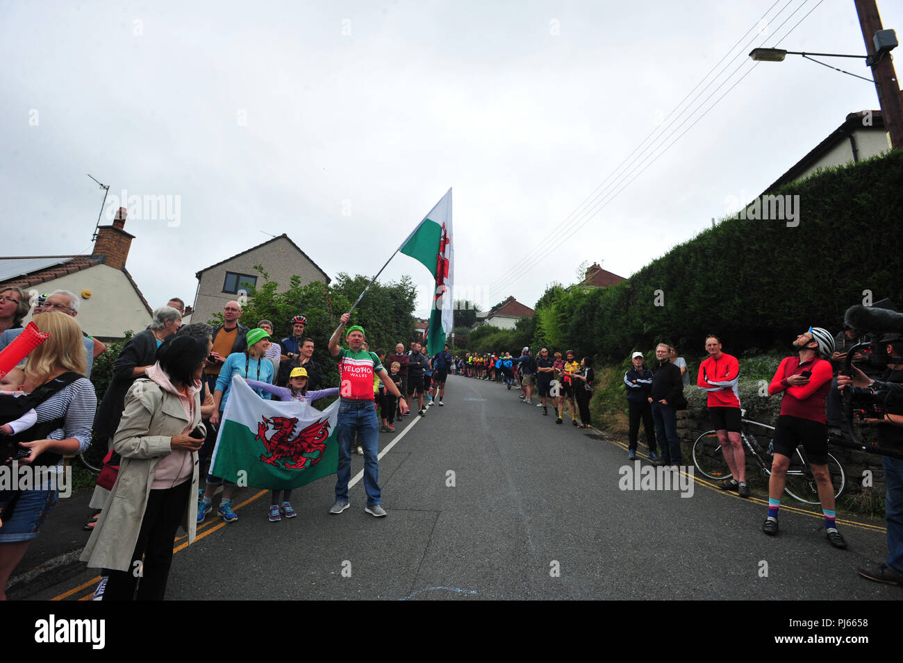 Bristol, Royaume-Uni. Le 4 septembre, 2018. L'OVO Tour of Britain Étape 3 action sur la dernière cat 1 montée à Providence Lane à Long Ashton. Les grandes foules de la ligne montée de 8  % et à un kilomètre de la page. Rider 191 GAVIRIA Fernando COL de Quick Step parquet a été le chef de file sur la montée raide, un gros plan de profil voit s'ébattre dans la montagne. Robert Timoney/Alamy/Live/News Banque D'Images