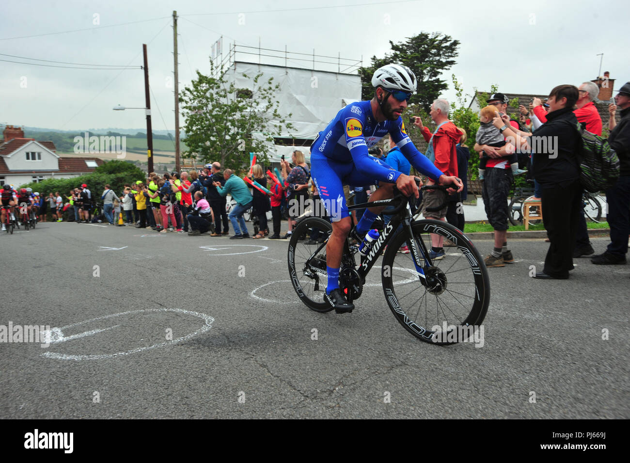 Bristol, Royaume-Uni. Le 4 septembre, 2018. L'OVO Tour of Britain Étape 3 action sur la dernière cat 1 montée à Providence Lane à Long Ashton. Les grandes foules de la ligne montée de 8  % et à un kilomètre de la page. Rider 191 GAVIRIA Fernando COL de Quick Step parquet a été le chef de file sur la montée raide, un gros plan de profil voit s'ébattre dans la montagne. Robert Timoney/Alamy/Live/News Banque D'Images