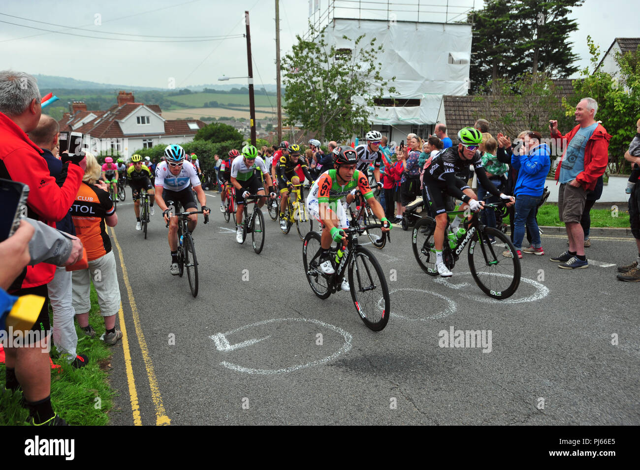 Bristol, Royaume-Uni. Le 4 septembre, 2018. L'OVO Tour of Britain Étape 3 action sur la dernière cat 1 montée à Providence Lane à Long Ashton. Les grandes foules de la ligne montée de 8  % et à un kilomètre de la page. Rider 191 GAVIRIA Fernando COL de Quick Step parquet a été le chef de file sur la montée raide, un gros plan de profil voit s'ébattre dans la montagne. Robert Timoney/Alamy/Live/News Banque D'Images