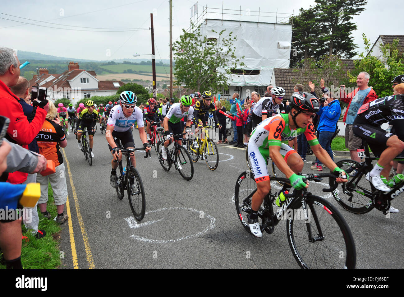 Bristol, Royaume-Uni. Le 4 septembre, 2018. L'OVO Tour of Britain Étape 3 action sur la dernière cat 1 montée à Providence Lane à Long Ashton. Les grandes foules de la ligne montée de 8  % et à un kilomètre de la page. Rider 191 GAVIRIA Fernando COL de Quick Step parquet a été le chef de file sur la montée raide, un gros plan de profil voit s'ébattre dans la montagne. Robert Timoney/Alamy/Live/News Banque D'Images