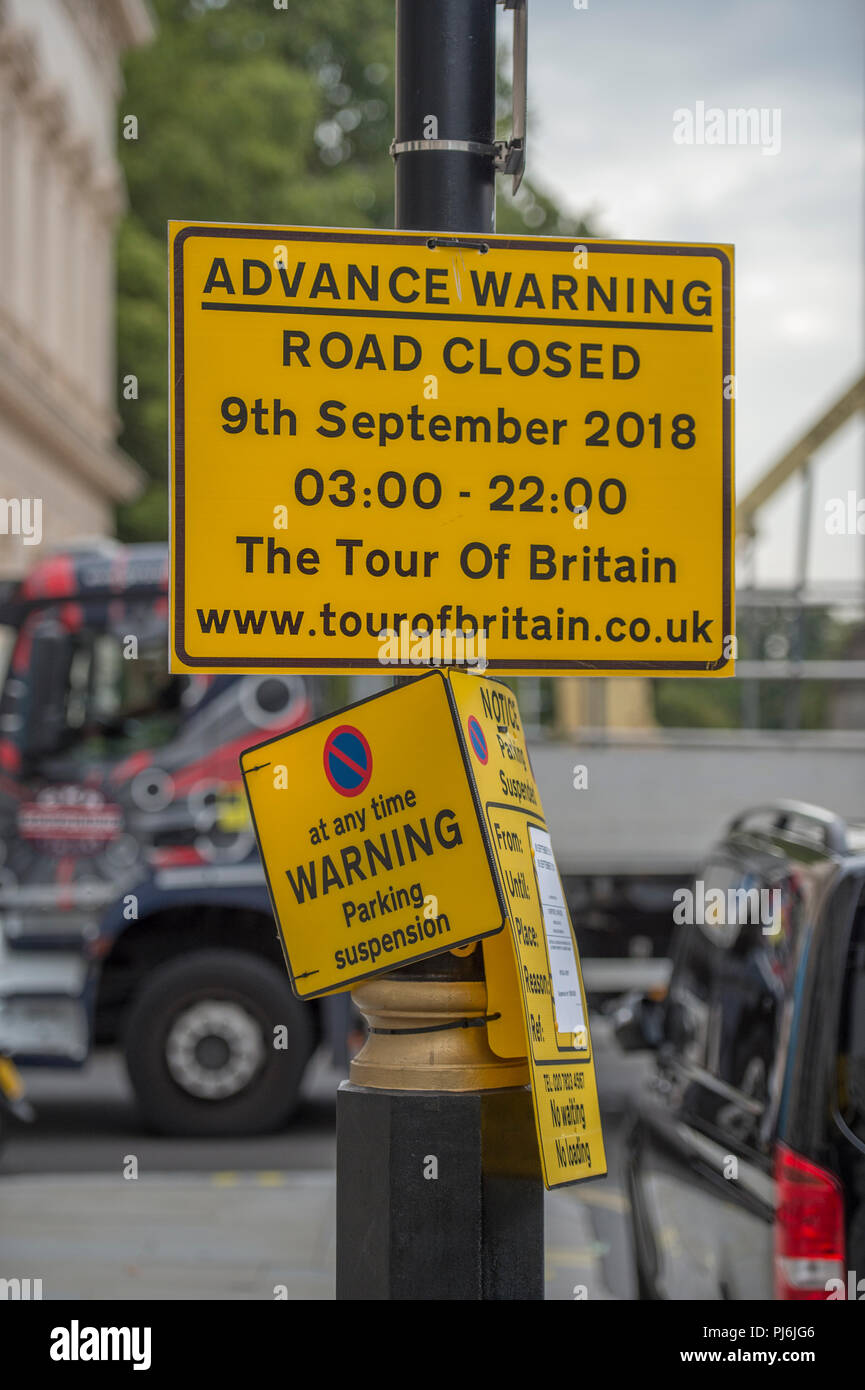 L'avance de la fermeture de la route en signe de la rue Regent St James pour les Tour de Grande-Bretagne 2018 Londres Banque D'Images