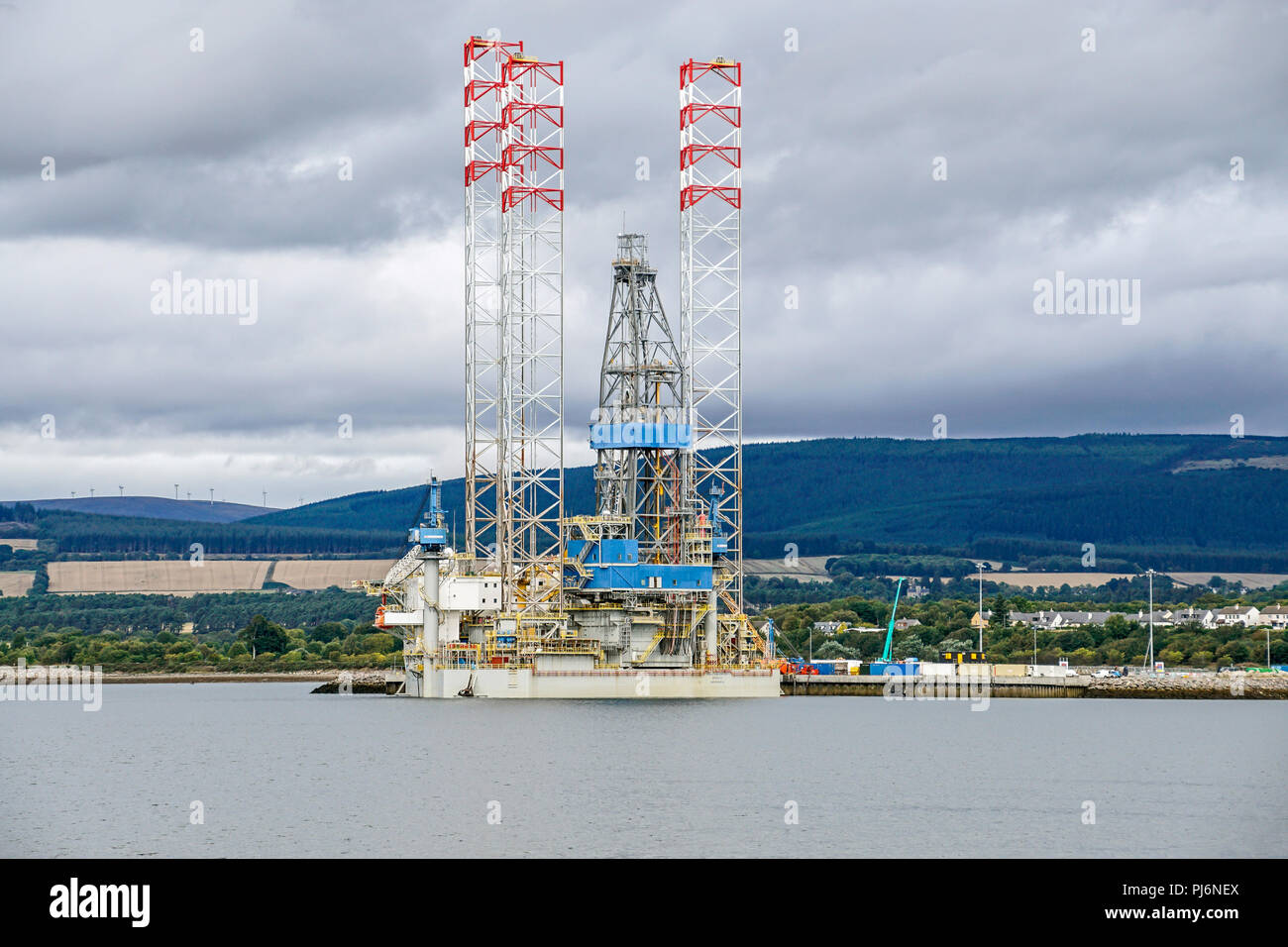 Jack-up rig Sam Noble Hartley amarré à Invergordon Estuaire de Cromarty Highland Scotland UK Banque D'Images