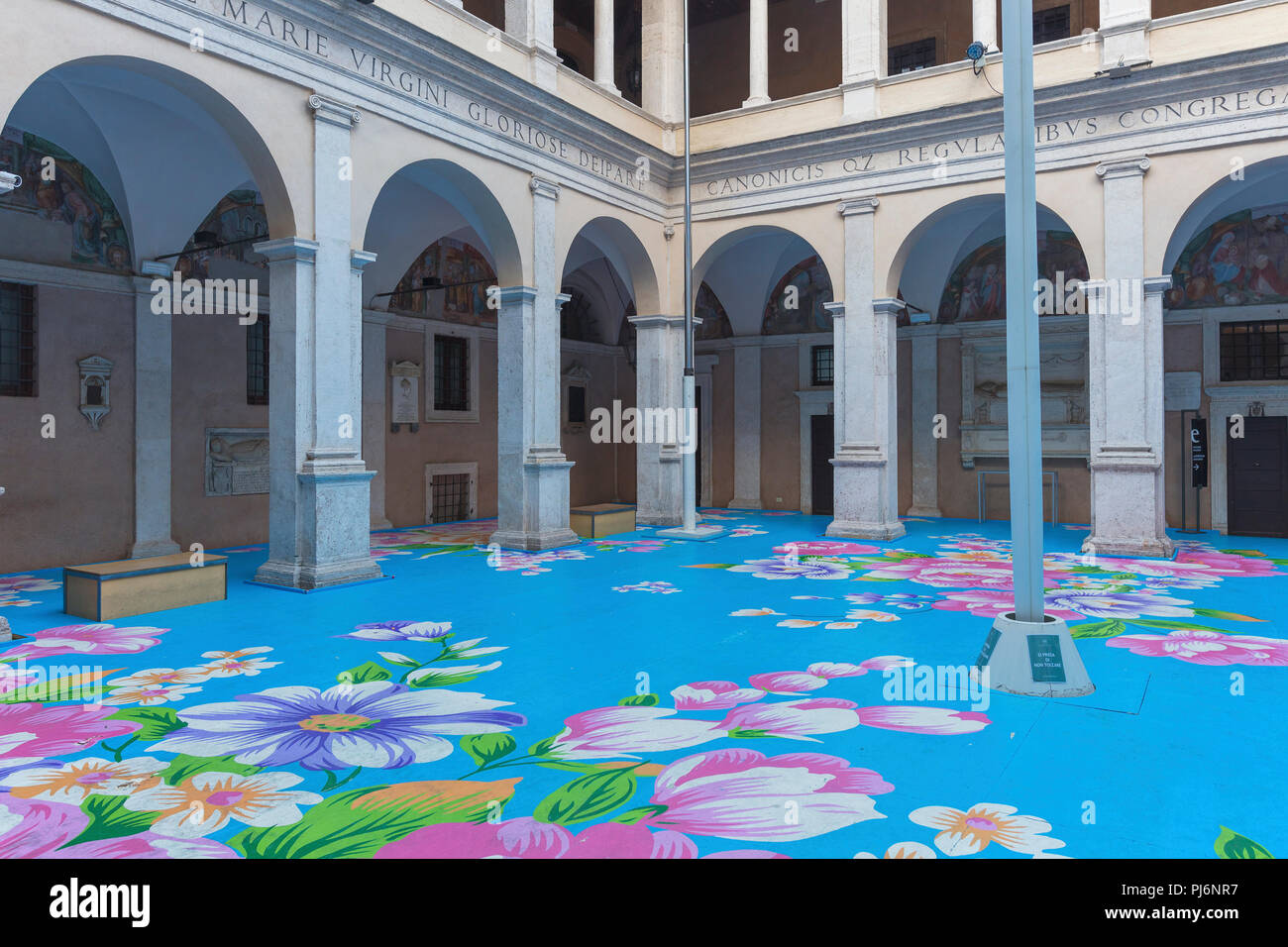 Cloître (1504), par Donato Bramante, Eglise Notre Dame de la paix intérieur, Santa Maria della Pace, Rome, Latium, Italie Banque D'Images