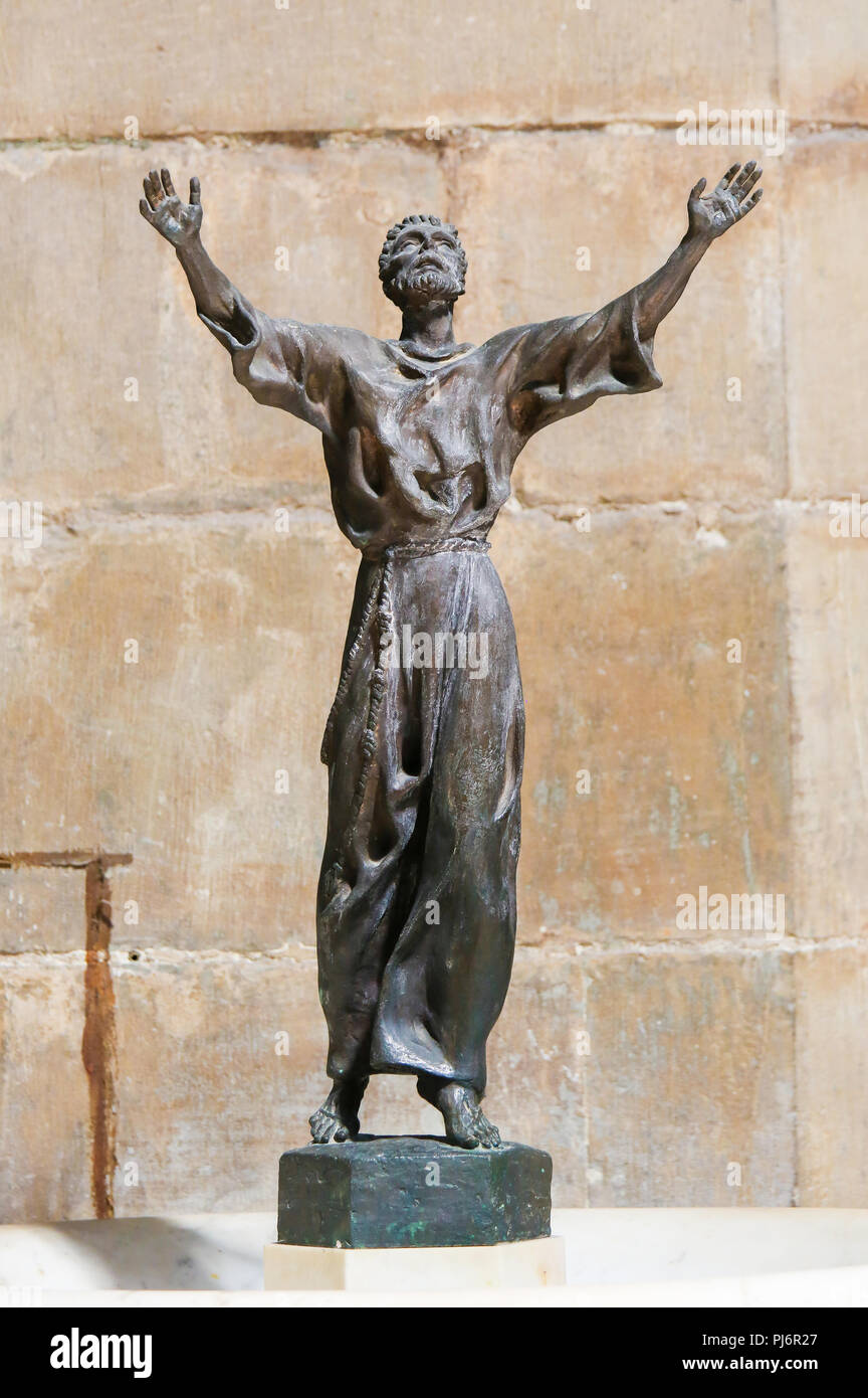 Détail Sculpture à une police dans la Basilique Santa Croce, Florence, Italie. Banque D'Images