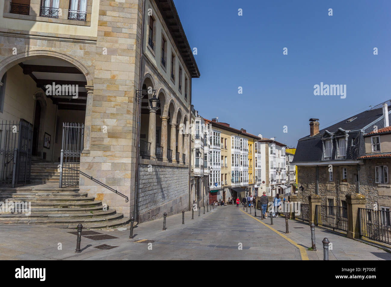 Street dans le centre historique de la capitale Basque Vitoria Gasteiz, Espagne Banque D'Images