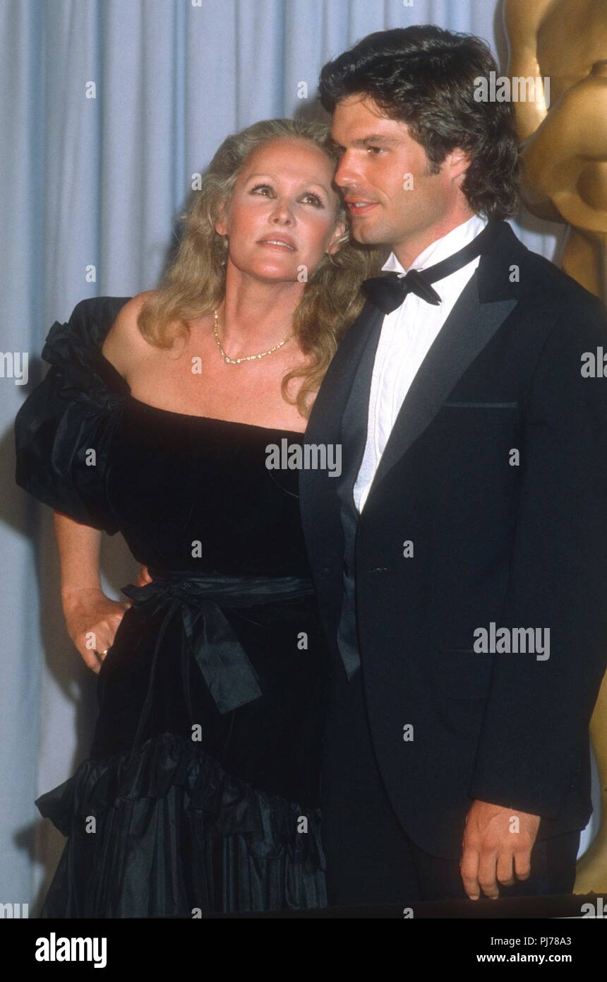 Ursula Andress et Harry Hamlin 1985 Photo de John Barrett/PHOTOlink.net MediaPunch / Banque D'Images