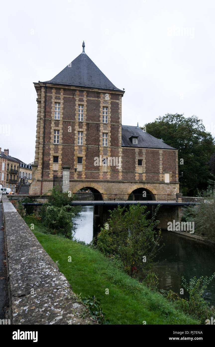 Un Ancien Moulin à Eau Aujourdhui Le Musée Rimbaud à