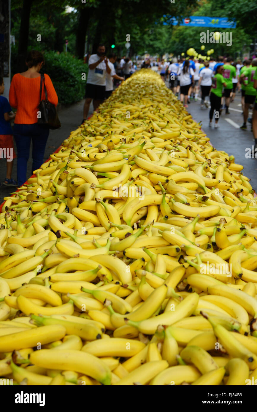 Frankfurter Firmenlauf, J.P. Morgan Corporate Challenge, Bananen beim JP Morgan Lauf am 7. Juni 2018 Frankfurt, Deutschland, Europa Banque D'Images