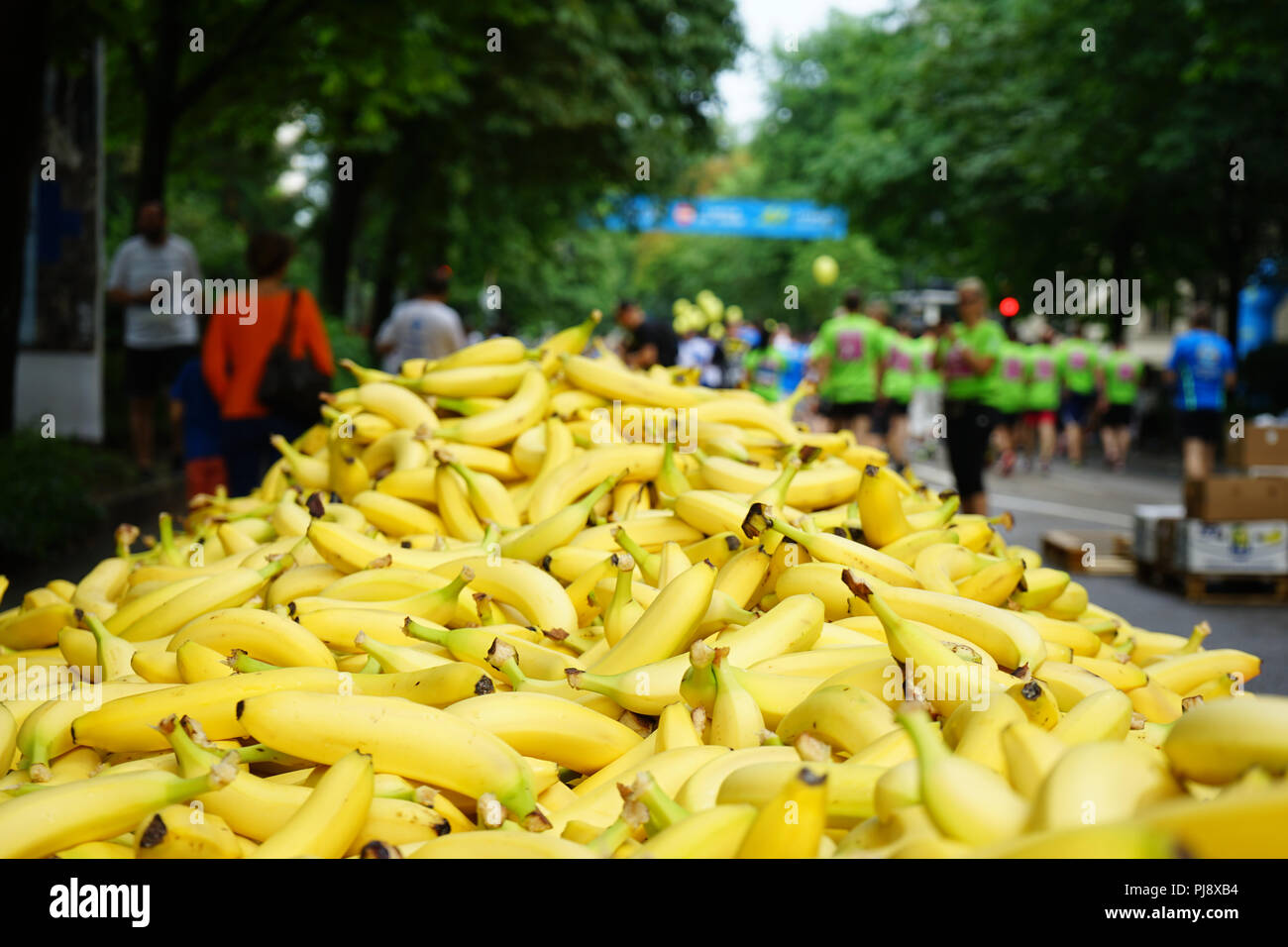 Frankfurter Firmenlauf, J.P. Morgan Corporate Challenge, Bananen beim JP Morgan Lauf am 7. Juni 2018 Frankfurt, Deutschland, Europa Banque D'Images