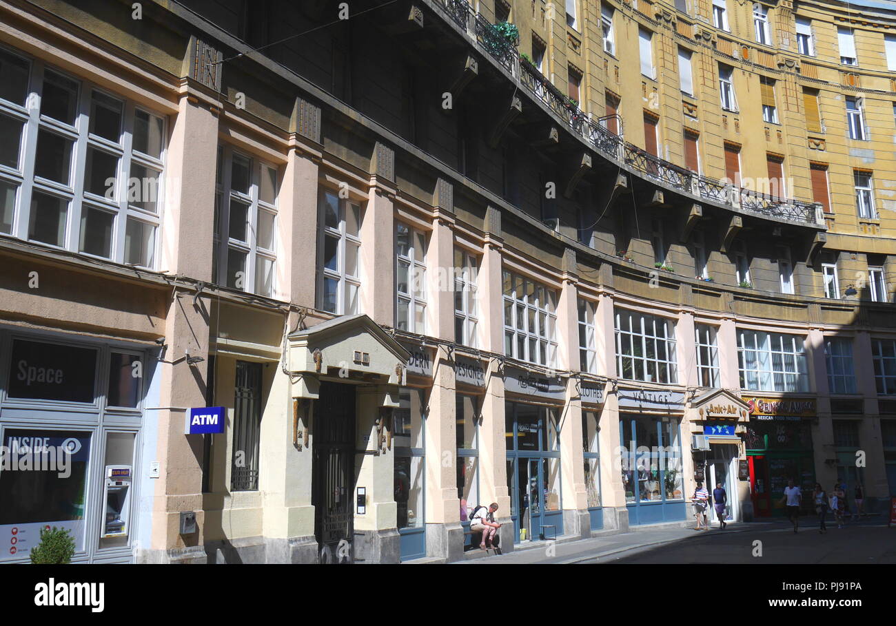 Anker koz, une rue résidentielle de appartements à Pest près de Deak Ter, Budapest, Hongrie Banque D'Images