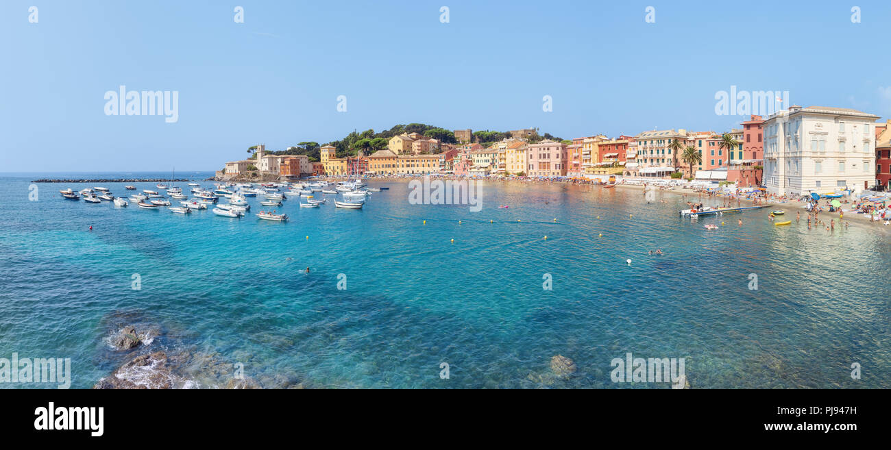 Plage Publique de Sestri Levante en été Banque D'Images
