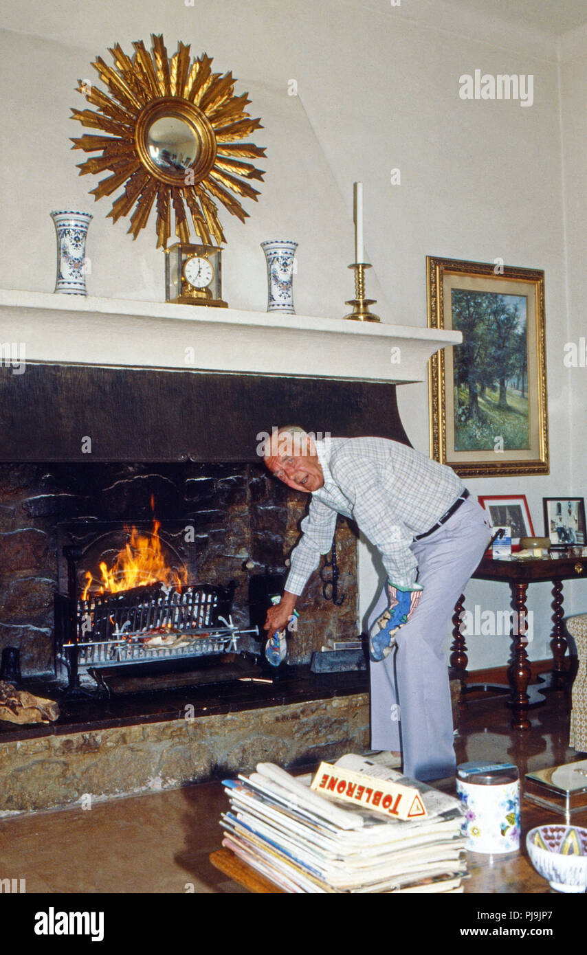 Bertil Prinz von Schweden im Urlaub in Sainte Maxime, Frankreich 1988. Le Prince Bertil de Suède en vacances à Sainte Maxime, France 1988. Banque D'Images