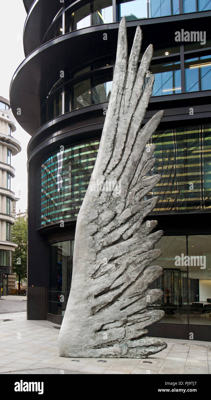 Sculpture d'aile par Christopher le Brun, Londres Banque D'Images