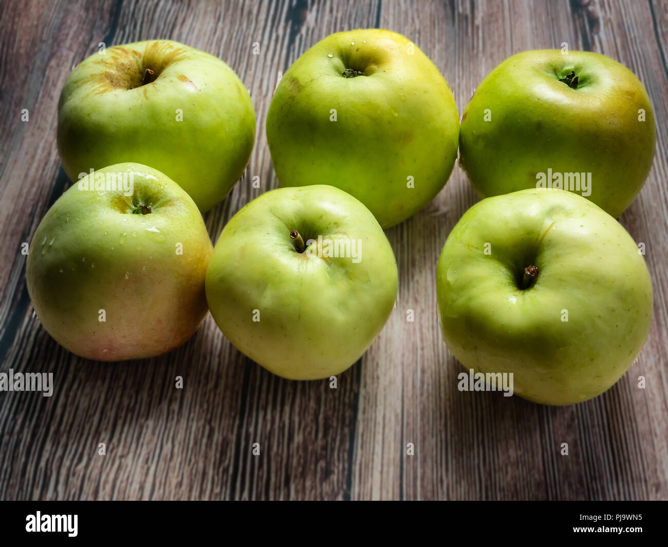 La pomme verte fraîche prêt à manger Banque D'Images