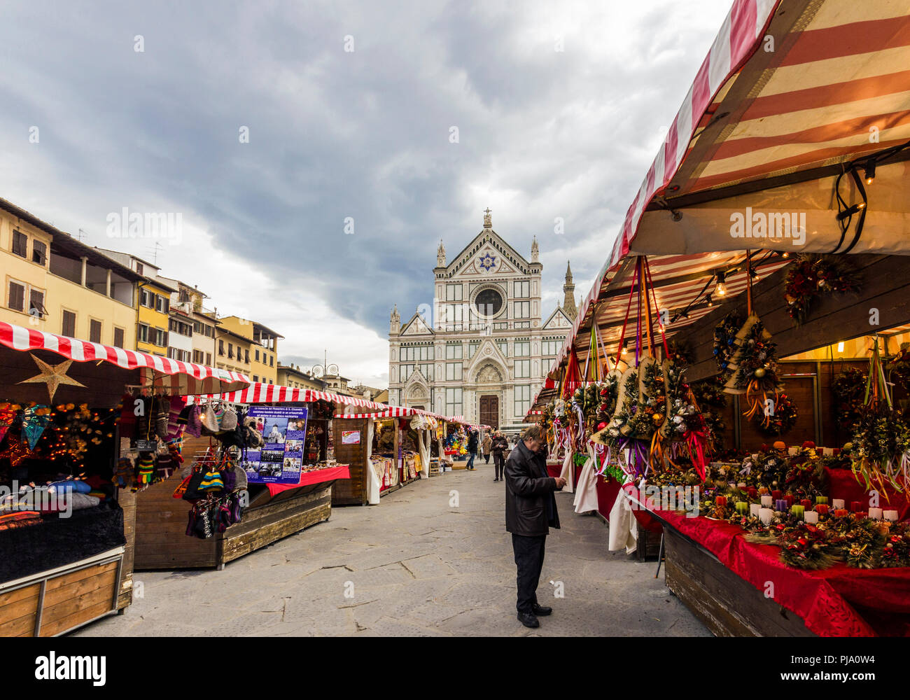 Florence, Italie - Décembre 2013 : à partir de la ville de Heidelberg en Allemagne sur la Piazza Santa Croce de Florence : 'Weihnachtsmarkt', l'allemand typique Chris Banque D'Images